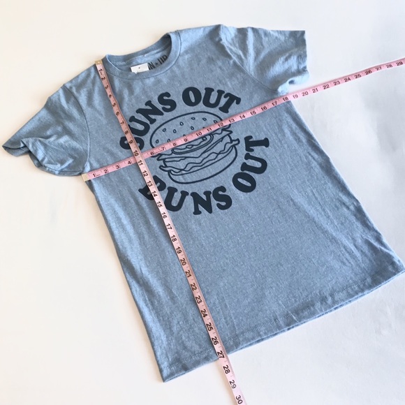 🆕 SUNS OUT BUNS OUT T-Shirt - Picture 5 of 6